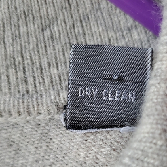 Lord & Taylor 2 Ply CASHMERE Gray Crewneck Sweater - Picture 4 of 10